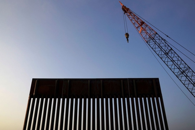 Các nghị sỹ Dân chủ Mỹ yêu cầu ngừng xây tường biên giới với Mexico