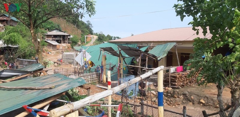 Lốc xoáy kinh hoàng tàn phá nhiều bản làng ở huyện biên giới Nghệ An