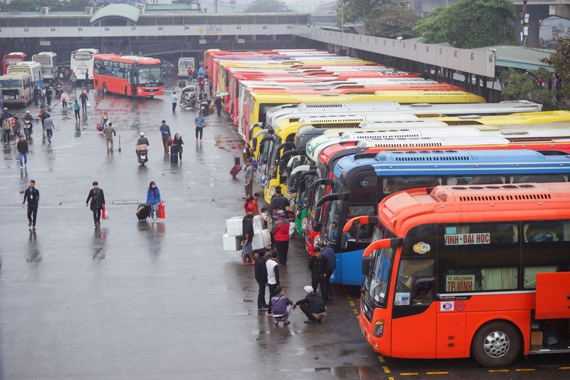 Mở bến xe sau 0 giờ ở Hà Nội: Xe chạy ngày-đêm không được trái tuyến