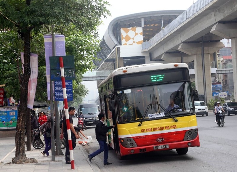 Hiệp hội Vận tải Hà Nội kiến nghị cho xe buýt, taxi sớm hoạt động trở lại