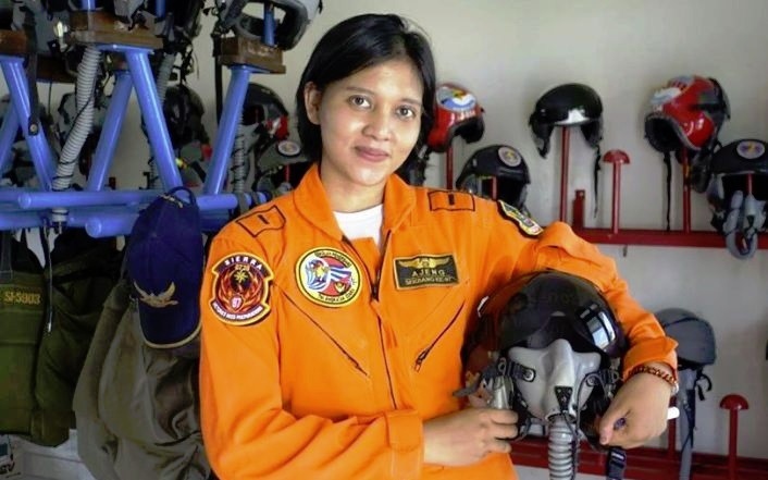 Quân đội Indonesia lần đầu có nữ phi công lái máy bay chiến đấu