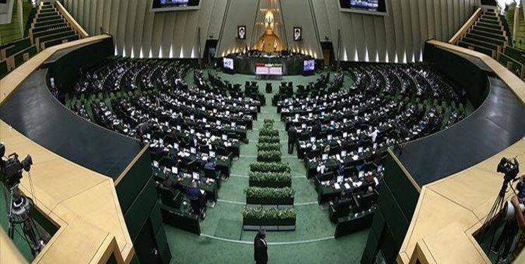 Quốc hội mới ở Iran họp trong bối cảnh Covid-19 vẫn bùng phát mạnh