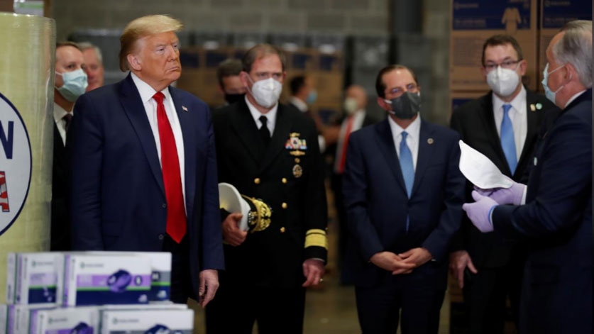 Ông Trump không đeo khẩu trang đi thăm cơ sở phân phối khẩu trang ở Pennsylvania