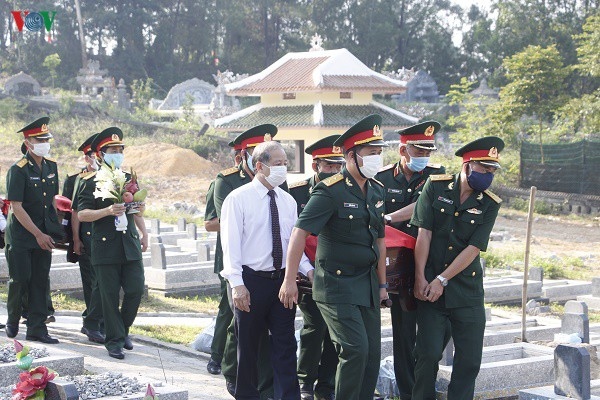 Thừa Thiên Huế truy điệu và an táng 15 hài cốt liệt sĩ hy sinh tại Lào