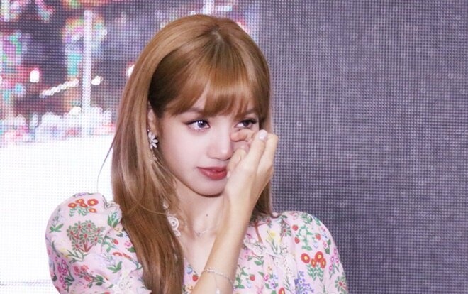 Fan sốc khi biết Lisa (Black Pink) từng bị quản lý cũ lừa 20 tỷ đồng