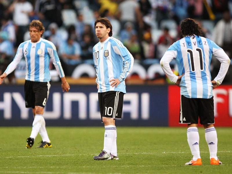 Ngày này năm xưa: Argentina “của Maradona” thảm bại trước người Đức