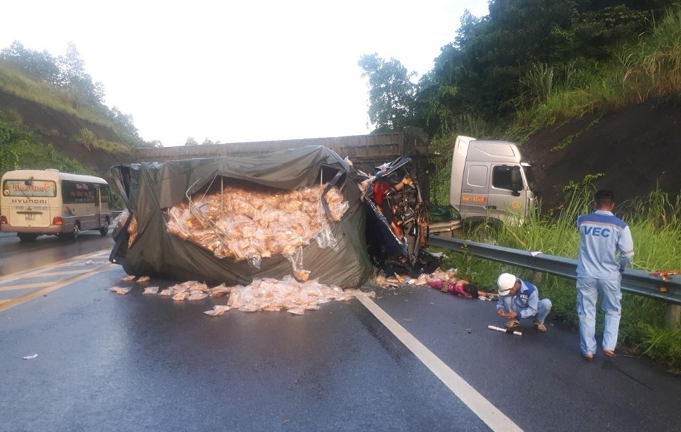 Tai nạn trên cao tốc Nội Bài – Lào Cai làm 2 người thiệt mạng