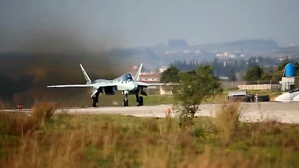 Nga đẩy lùi cuộc tấn công nhằm vào căn cứ không quân ở Syria