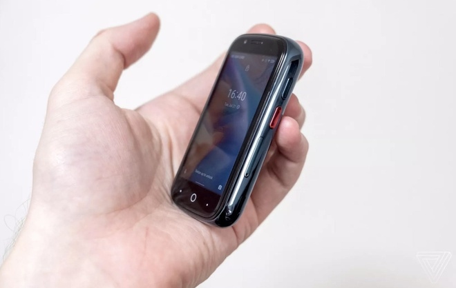Smartphone siêu nhỏ ra mắt người dùng