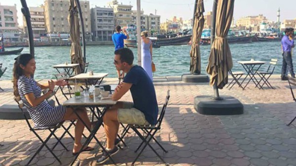 Dubai cho phép kinh doanh dịch vụ nhà hàng và cà phê trở lại