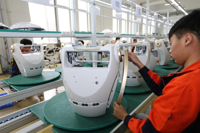 Trung Quốc tự chế tạo robot vệ sinh thông minh dưới nước