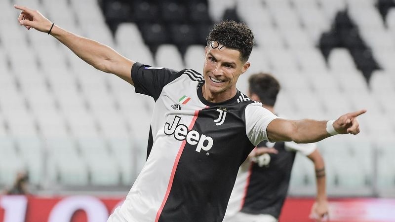 VIDEO: Ronaldo “lên đồng” ở trận thắng Lazio để đi vào lịch sử bóng đá