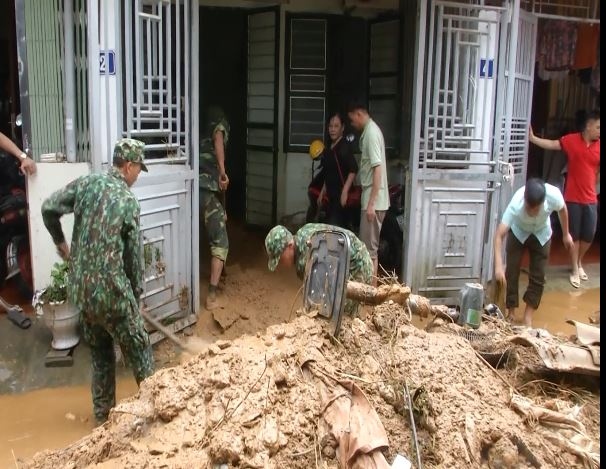 200 chiến sĩ hỗ trợ người dân Hà Giang khắc phục hậu quả mưa lũ