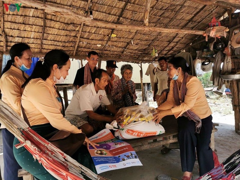 Campuchia trợ cấp cho các hộ nghèo bị ảnh hưởng bởi dịch Covid-19