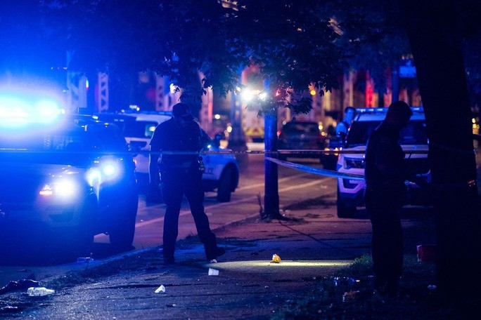 Xả súng nhằm vào lễ tang ở Chicago (Mỹ), 14 người bị thương