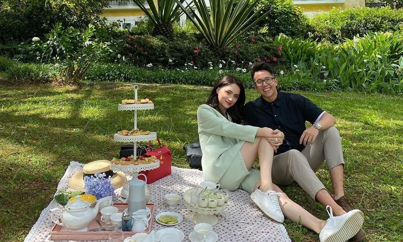 Sau khi công khai, Hoa hậu Hương Giang và CEO Matt Liu tung ảnh tình tứ