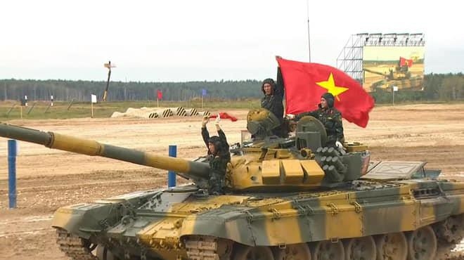 Việt Nam chiến thắng ngoạn mục, vươn lên đầu bảng vòng loại đua xe tăng