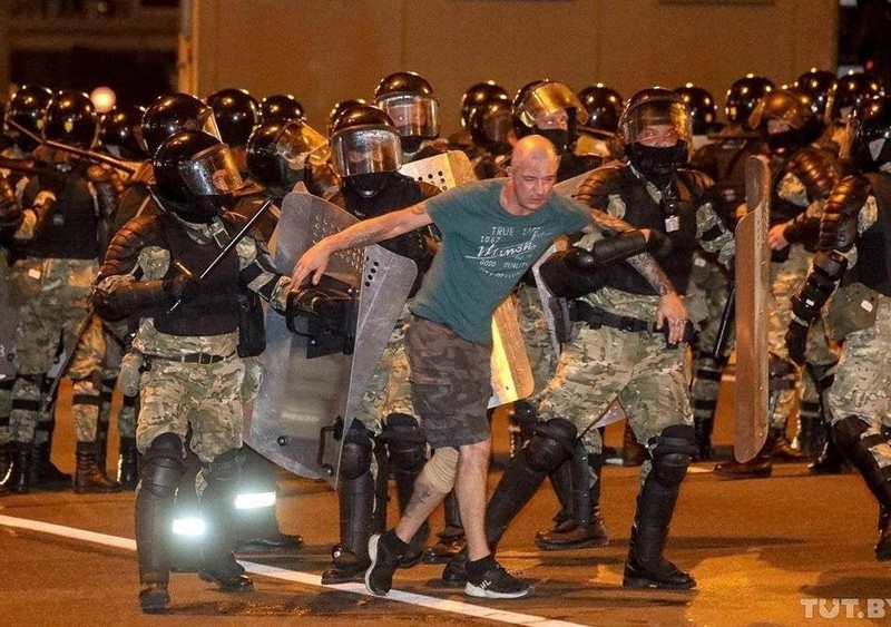 Belarus mở cuộc điều tra về biểu tình bạo lực sau bầu cử Tổng thống