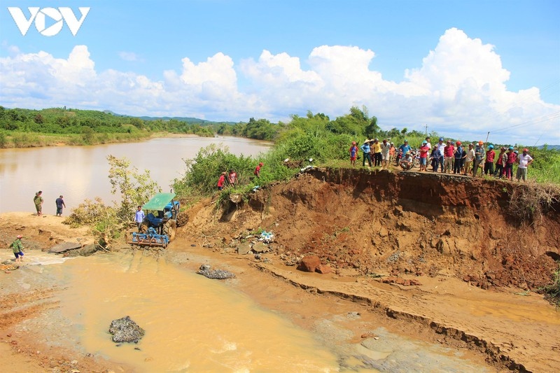 Mưa nhiều ngày liên tục gây ngập lụt, sạt lở ở Đắk Lắk