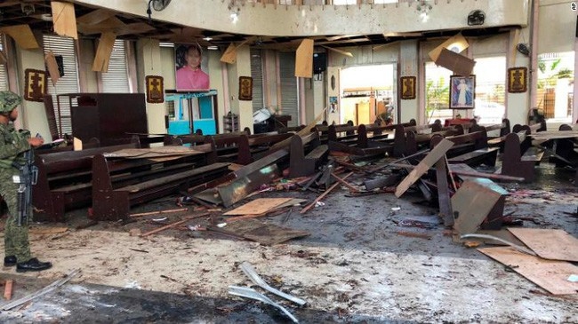 Đánh bom kép Philippines: Ít nhất 10 người chết, hàng chục người bị thương
