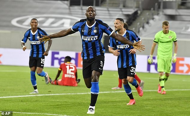 Romelu Lukaku tỏa sáng, Inter Milan vào bán kết Europa League