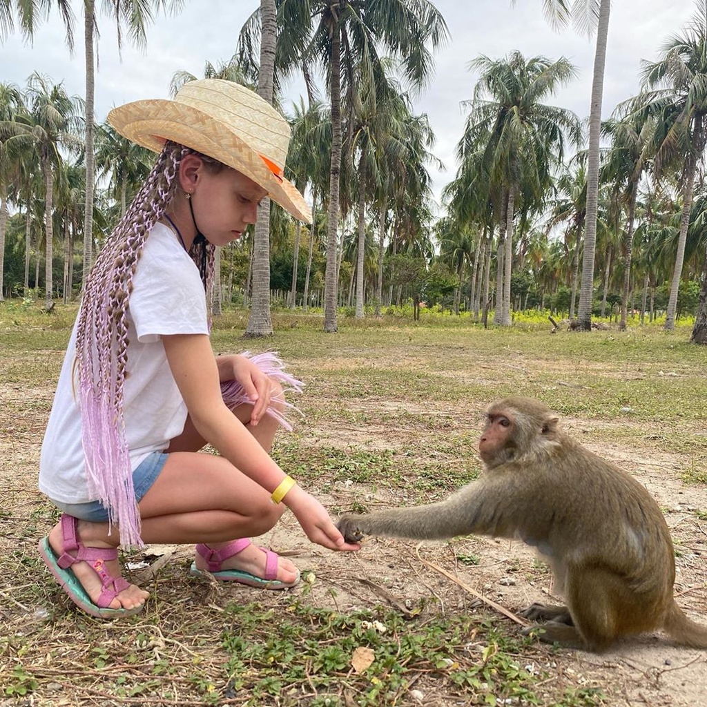 The monkeys that inhabit the island are very friendly to tourists. (Photo: _anechka _)