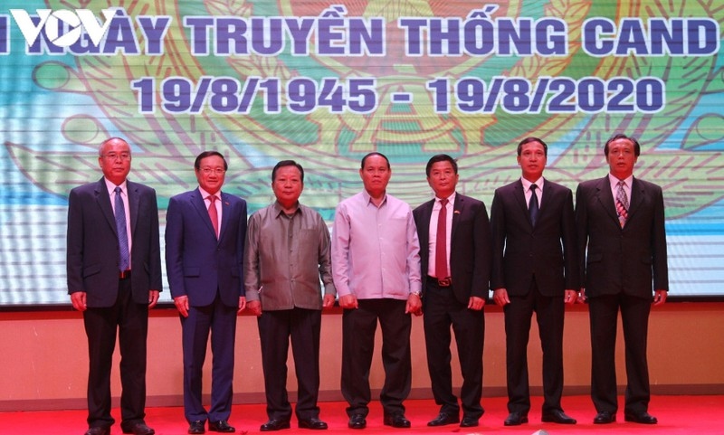 Đại sứ quán Việt Nam tại Lào kỷ niệm 75 năm truyền thống Công an nhân dân