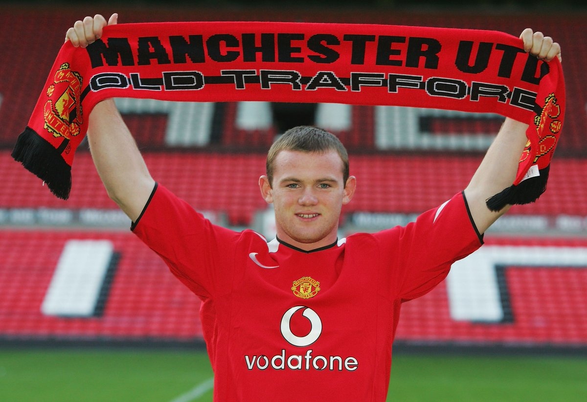 Ngày này năm xưa: MU chiêu mộ Rooney từ Everton