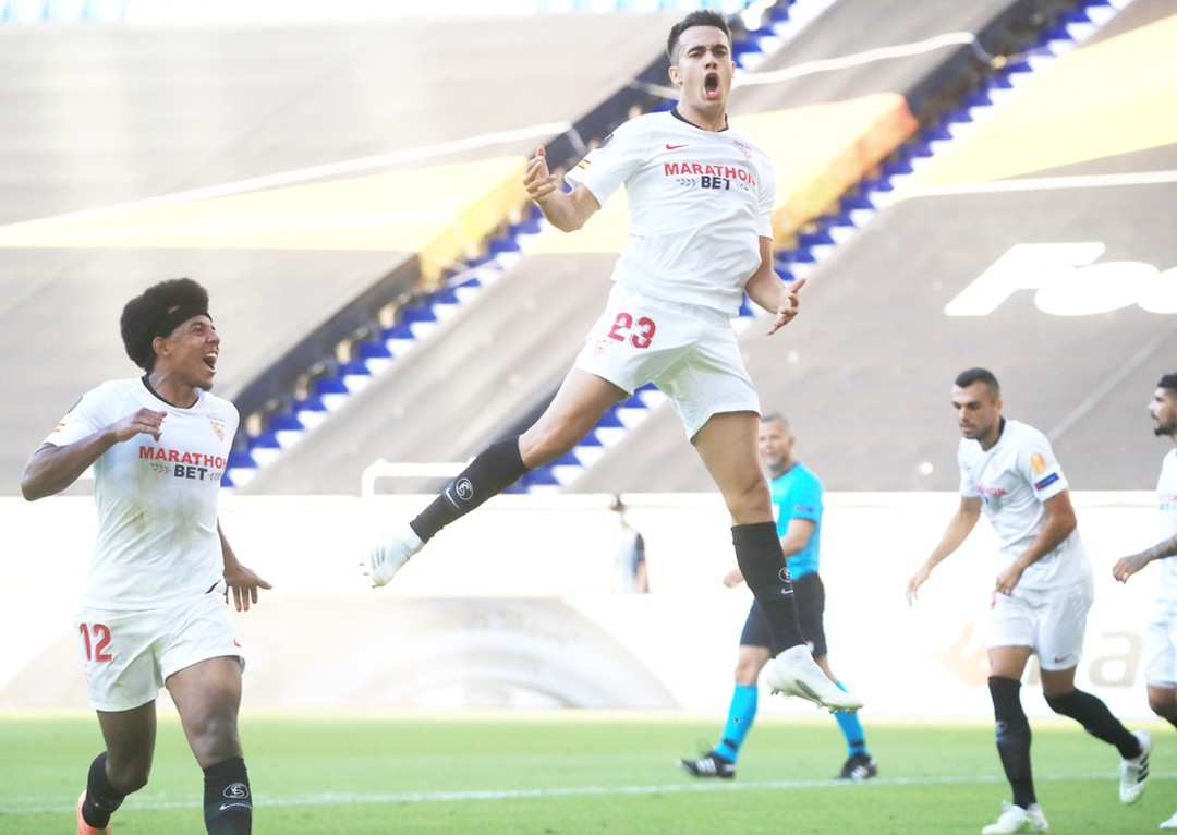 Europa League: Sevilla thể hiện đẳng cấp ứng viên vô địch