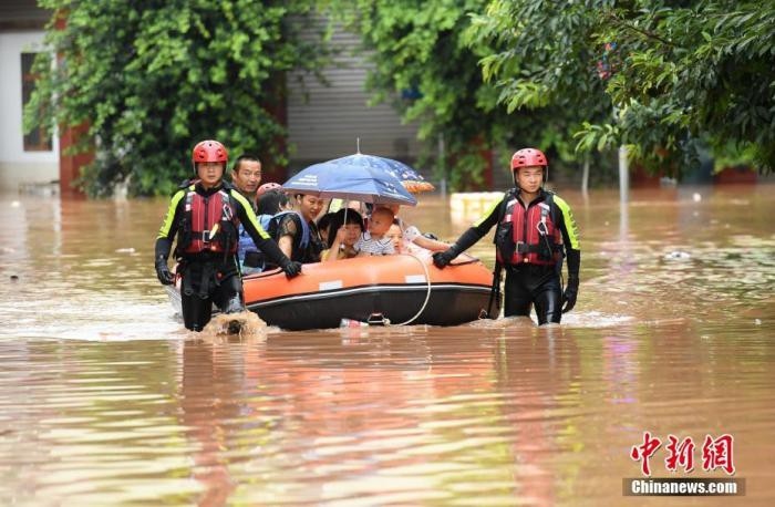 Trung Quốc lại nâng mức cảnh báo mưa lớn lên màu cam