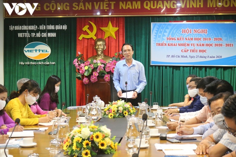 Cần có hướng dẫn riêng về dạy ngoại ngữ, tin học ở cấp tiểu học