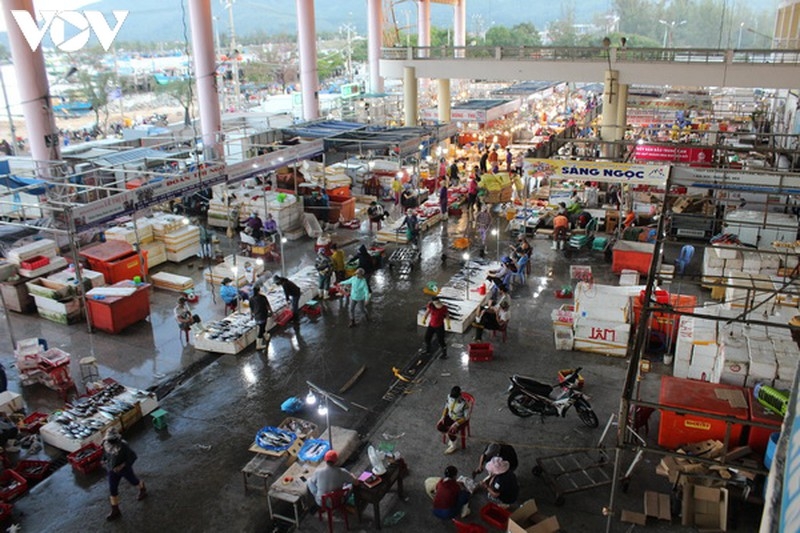 Chợ đầu mối thủy sản Đà Nẵng tạm thời không cho người dân vào chợ mua hàng lẻ