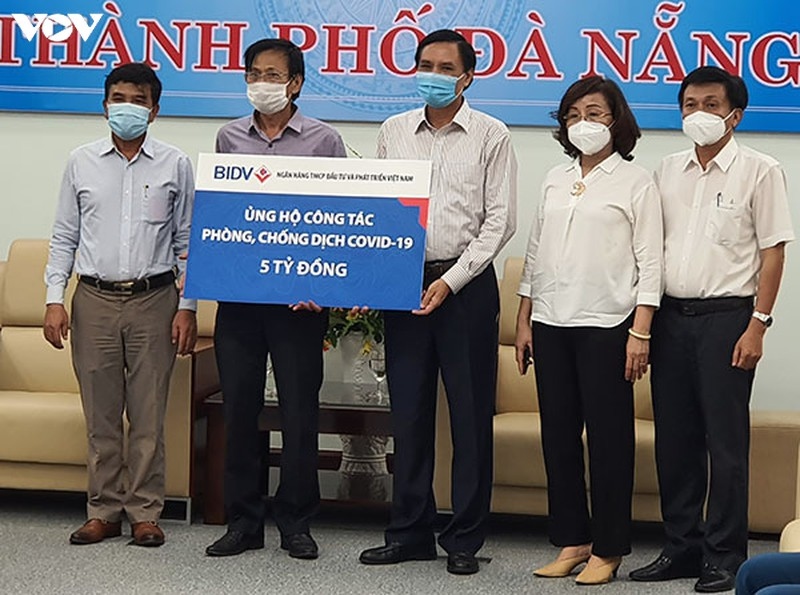 Các ngân hàng ủng hộ TP Đà Nẵng hơn 22 tỷ đồng chống dịch Covid-19