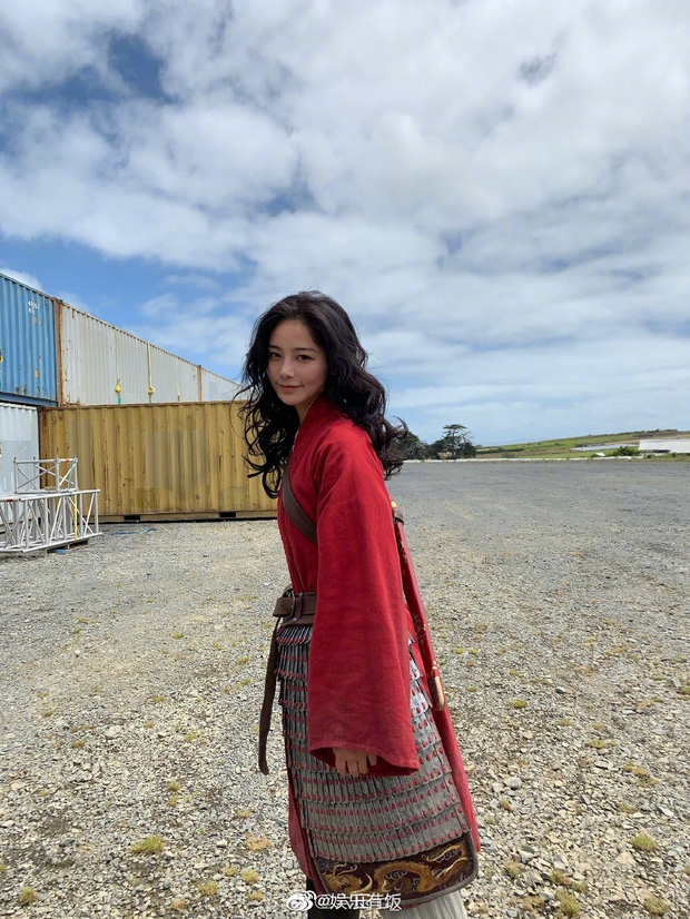 Nhan sắc nữ diễn viên đóng thế "lấn át" Lưu Diệc Phi trong "Mulan"