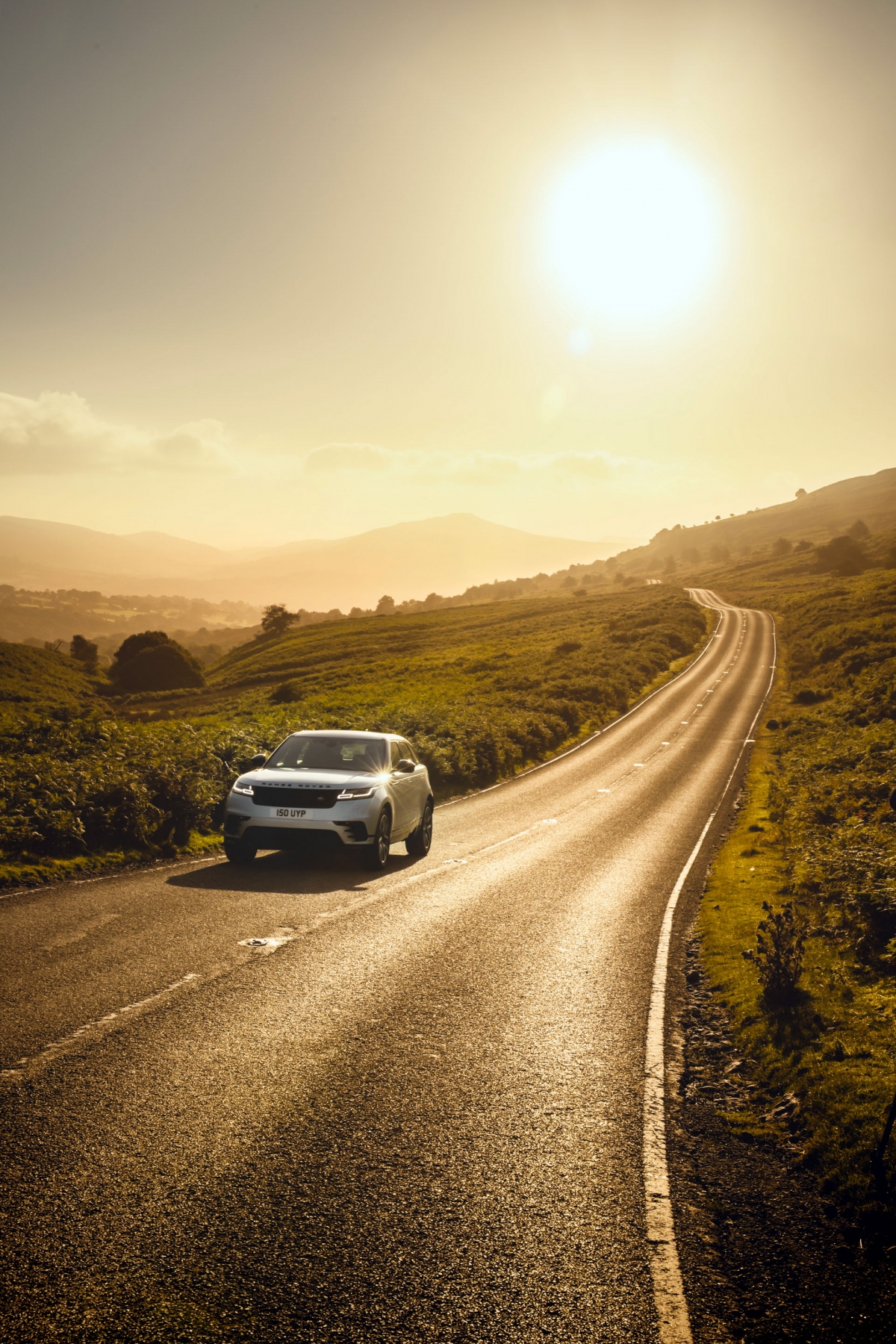 Range Rover Velar 2021 được trang bị động cơ plug-in hybrid mới