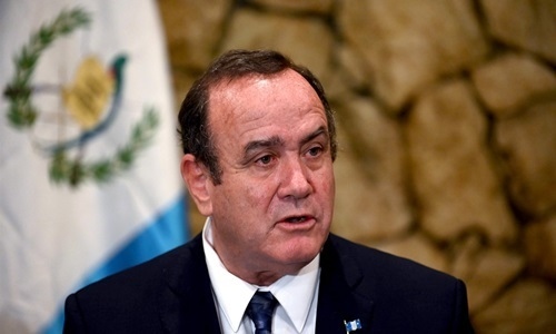 Tổng thống Guatemala mắc Covid-19