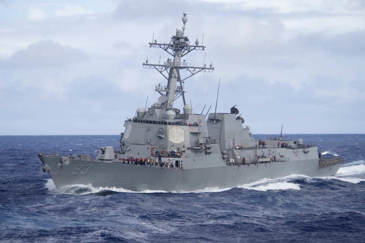 Cận cảnh tàu khu trục Mỹ USS Chung-Hoon phóng tên lửa, phô diễn sức mạnh