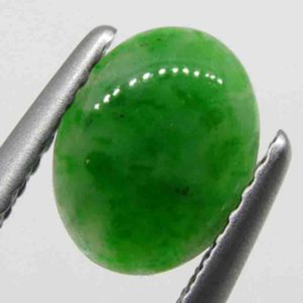 Mỗi carat của viên ngọc bích đổi màu Jadeite là 3 triệu USD bởi đây là loại tinh khiết và hiếm nhất trong họ đá quý.
