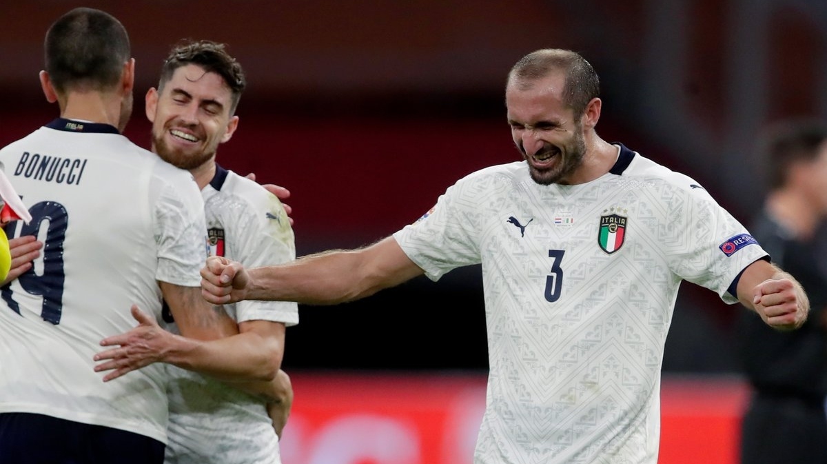 Hậu vệ: Giorgio Chiellini – Italia - 7,6 điểm