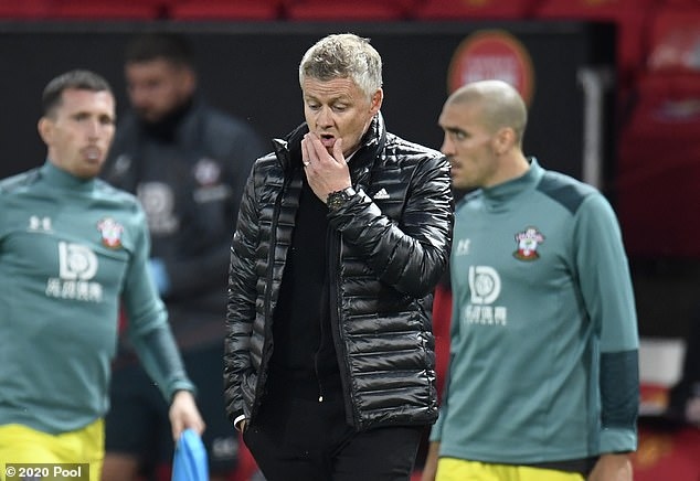 HLV Solskjaer đang chịu vô vàn sức ép trên ghế nóng ở MU. (Ảnh: 2020 Pool).