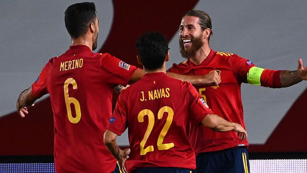 Sergio Ramos lập cú đúp giúp ĐT Tây Ban Nha dễ dàng thắng Ukraine 4-0. (Ảnh: Bein Sports).