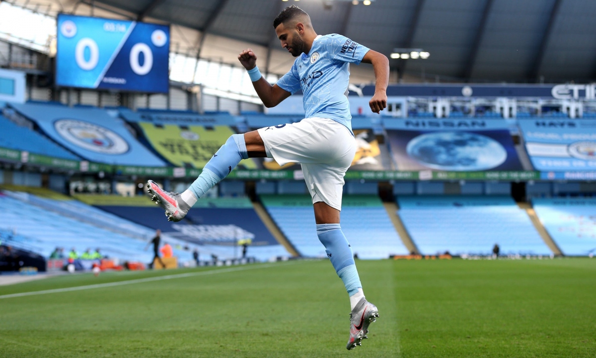 Mahrez mở tỷ số cho Man City ngay phút thứ 4 với cú sút đẹp mắt. (Ảnh: Getty)