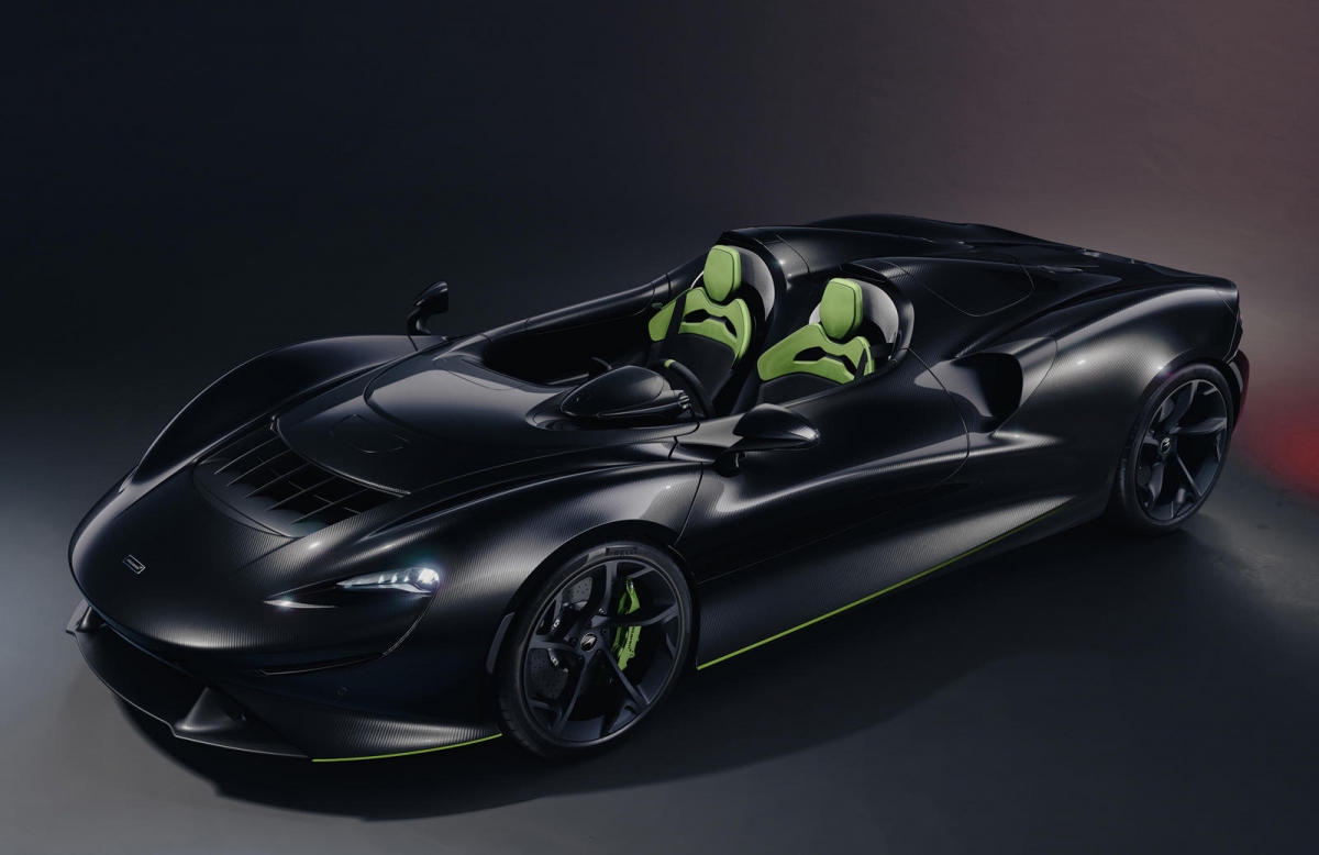 Cùng với đó, McLaren cũng công bố hai kiểu thiết kế phối màu cho Elva, được đặt tên là “Explore” (thám hiểm) và “Timeless” (trường tồn), đi cùng với đó là 12 kiểu phối màu khác nhau.