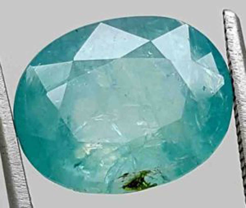 Được phát hiện ở miền nam Madagascar vào năm 1902, viên đá Grandidierite này có giá 20.000 USD mỗi carat.