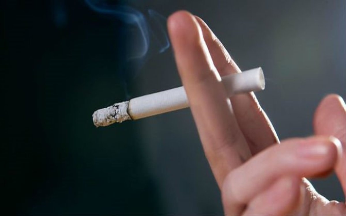 Ngừng hút thuốc lá: Nicotine trong thuốc lá phá hủy mô sụn, làm tổn thương mô liên kết, bao khớp và hệ dây chằng của khớp./.