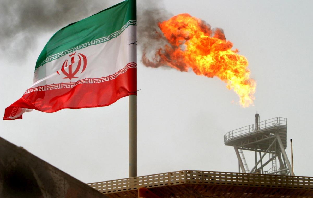 Mỹ thẳng tay trừng phạt các công ty giúp Iran bán dầu