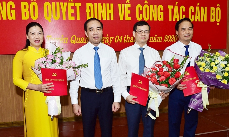 Thủ tướng phê chuẩn kết quả bầu Chủ tịch, Phó Chủ tịch tỉnh Tuyên Quang