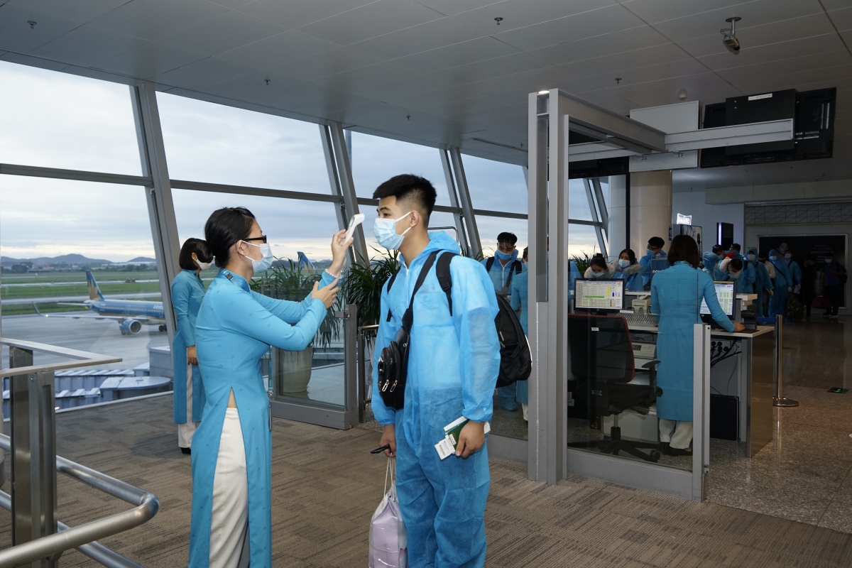 Từ ngày 1/10/2020, Vietnam Airlines sẽ khai thác trở lại 6 đường bay nội địa, gồm Hải Phòng-Đà Lạt, Nha Trang, Buôn Ma Thuột; Đà Nẵng-Đà Lạt, Buôn Ma Thuột; Hải Phòng-Đà Nẵng.