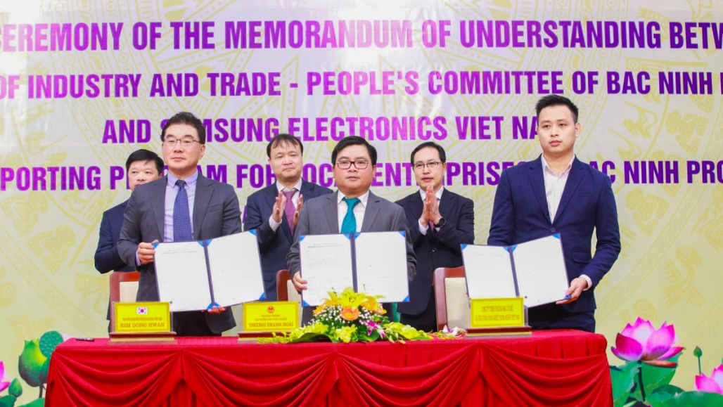 Samsung Việt Nam ký biên bản ghi nhớ dự án hỗ trợ doanh nghiệp Việt Nam