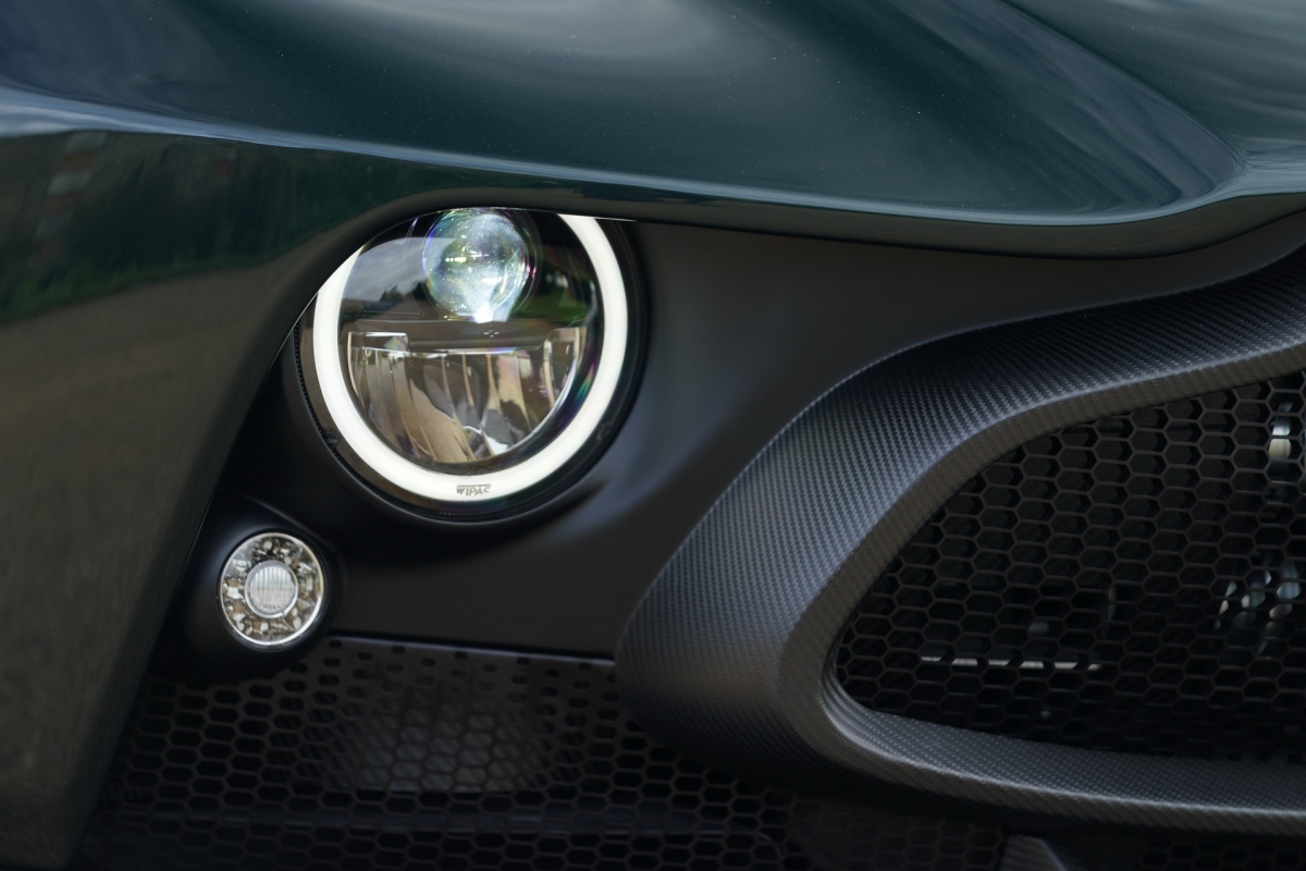 Dưới đây là một số hình ảnh khác của Aston Martin Victor được chế tạo bởi Q Division.
